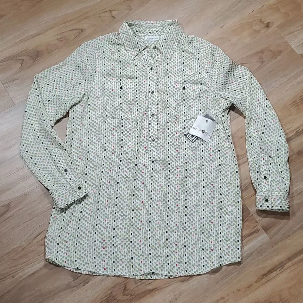 🔸️NWT Liz Claiborne Green Print Button Long Sleeve Top Small